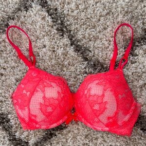 Victoria’s Secret Elegant Red Lace Bra push up 32c